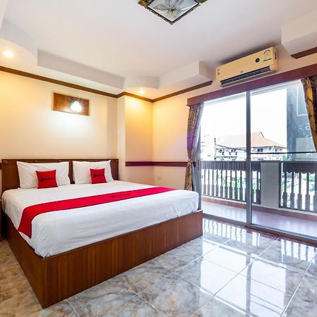 Reddoorz Navin Mansion 3 Pattaya Hotell Exteriör bild