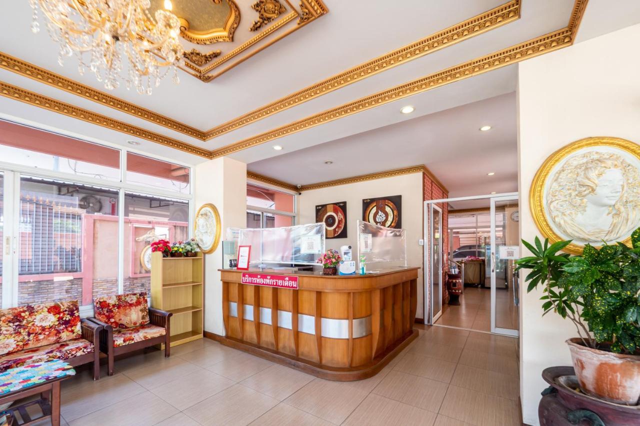 Reddoorz Navin Mansion 3 Pattaya Hotell Exteriör bild