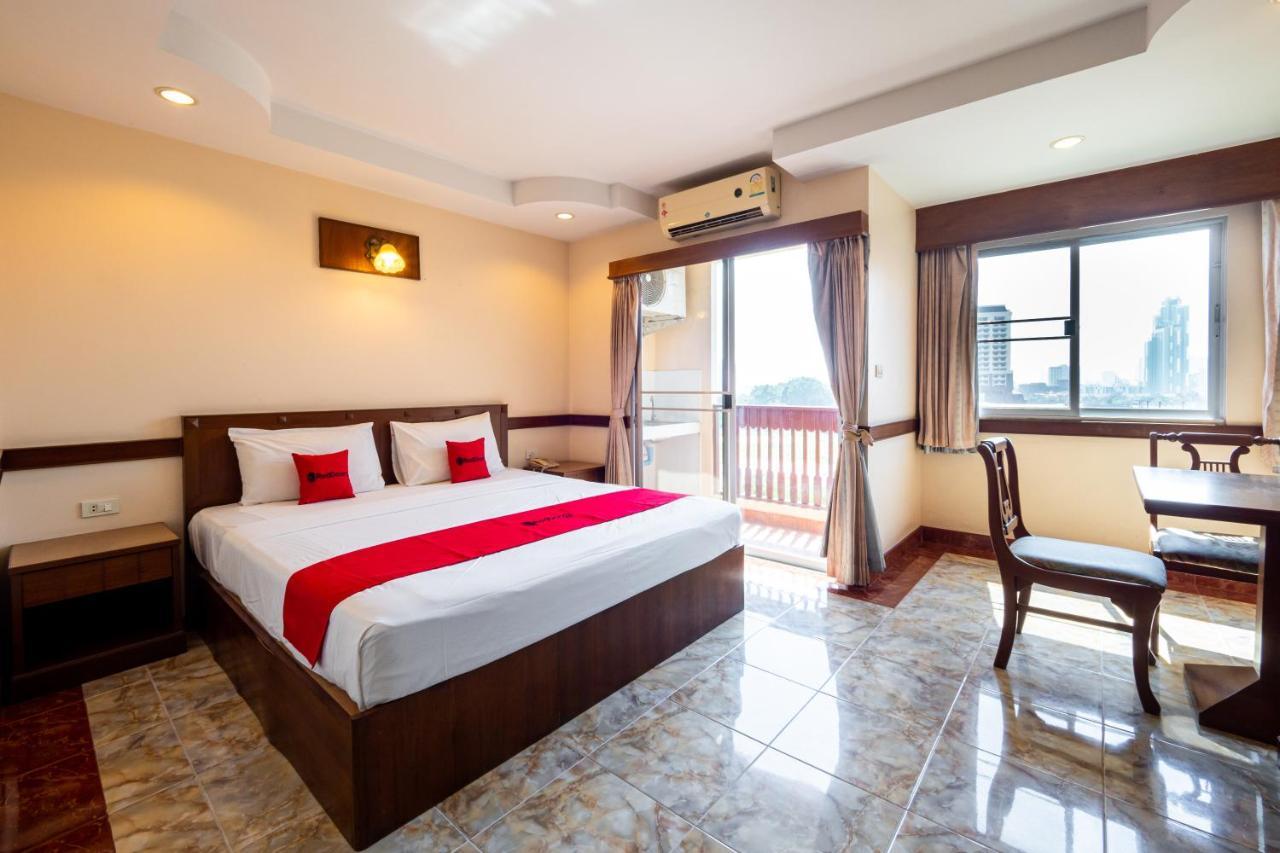 Reddoorz Navin Mansion 3 Pattaya Hotell Exteriör bild