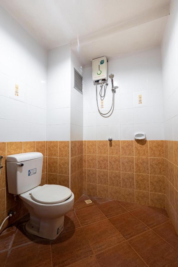 Reddoorz Navin Mansion 3 Pattaya Hotell Exteriör bild
