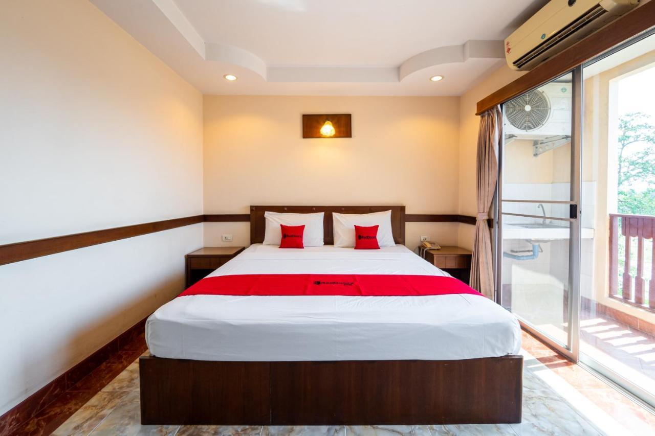 Reddoorz Navin Mansion 3 Pattaya Hotell Exteriör bild