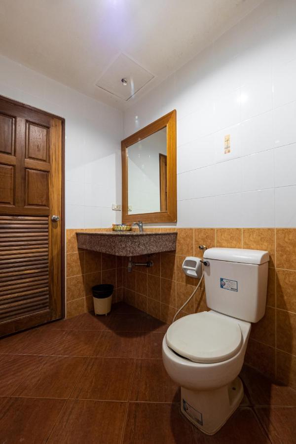 Reddoorz Navin Mansion 3 Pattaya Hotell Exteriör bild
