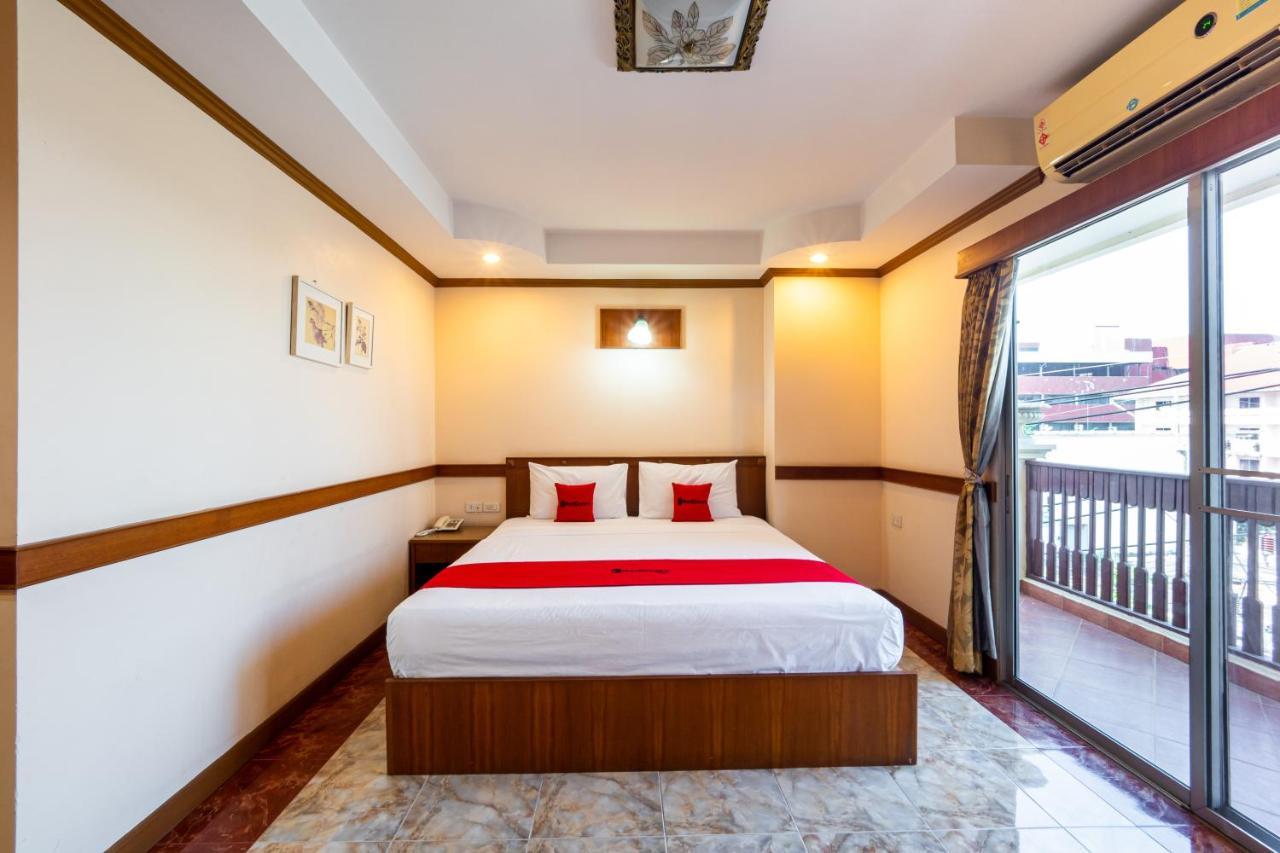 Reddoorz Navin Mansion 3 Pattaya Hotell Exteriör bild