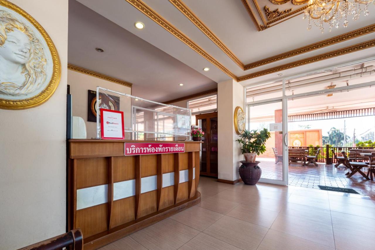 Reddoorz Navin Mansion 3 Pattaya Hotell Exteriör bild