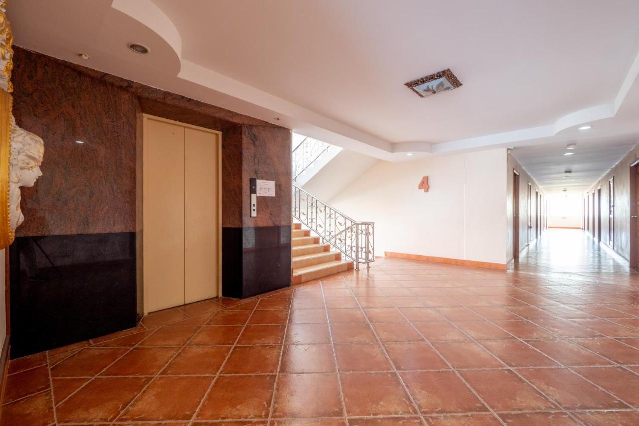 Reddoorz Navin Mansion 3 Pattaya Hotell Exteriör bild
