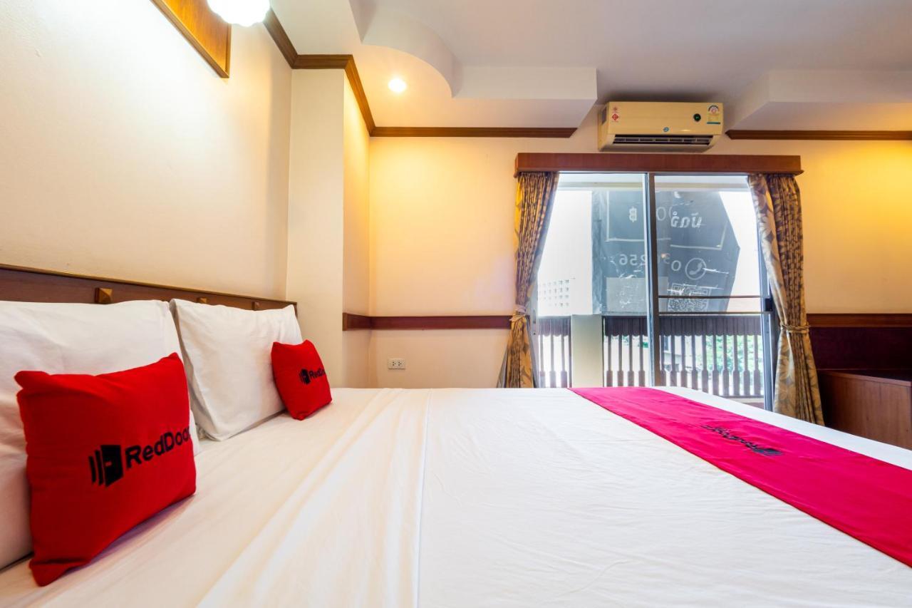 Reddoorz Navin Mansion 3 Pattaya Hotell Exteriör bild