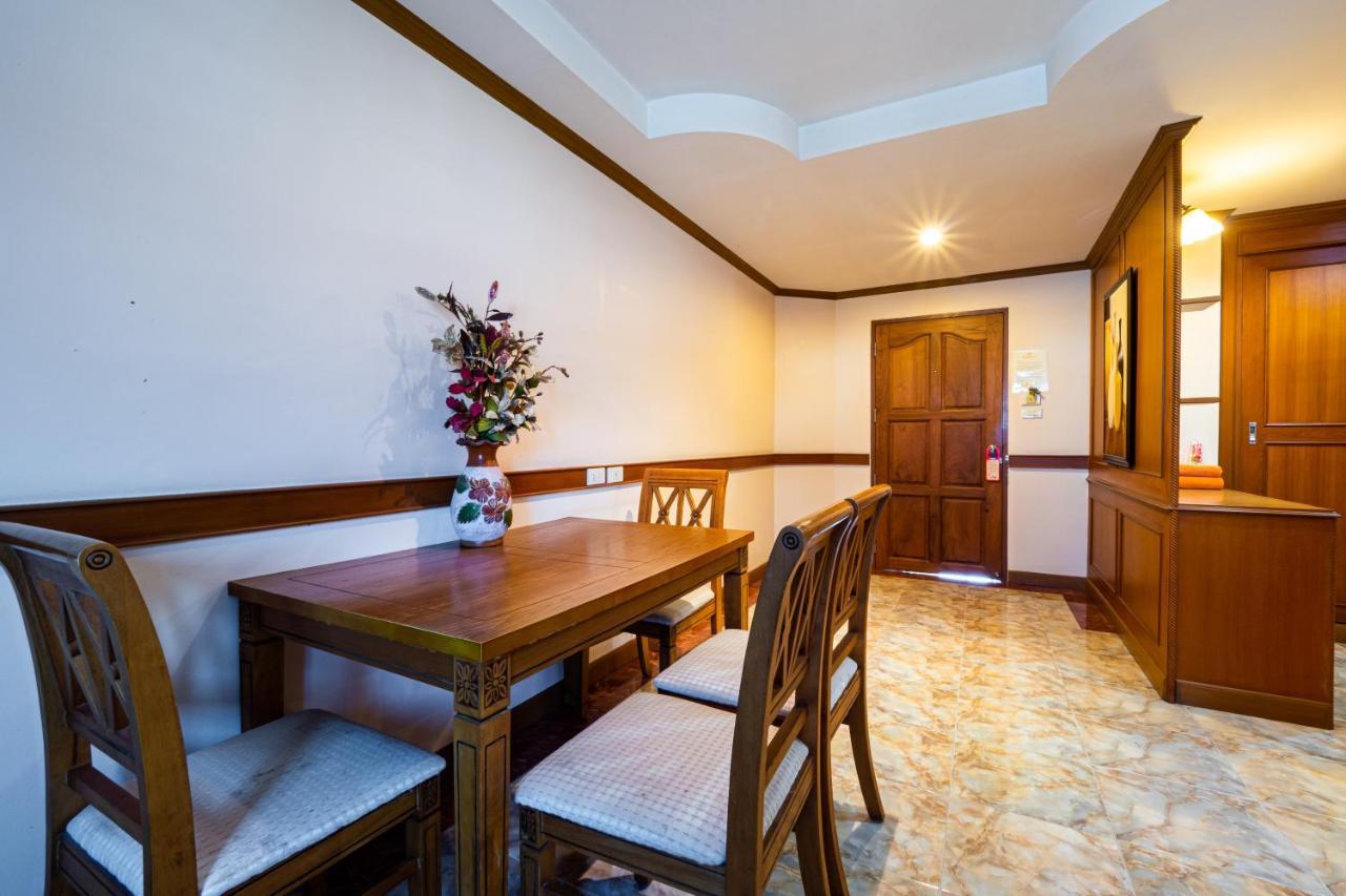 Reddoorz Navin Mansion 3 Pattaya Hotell Exteriör bild