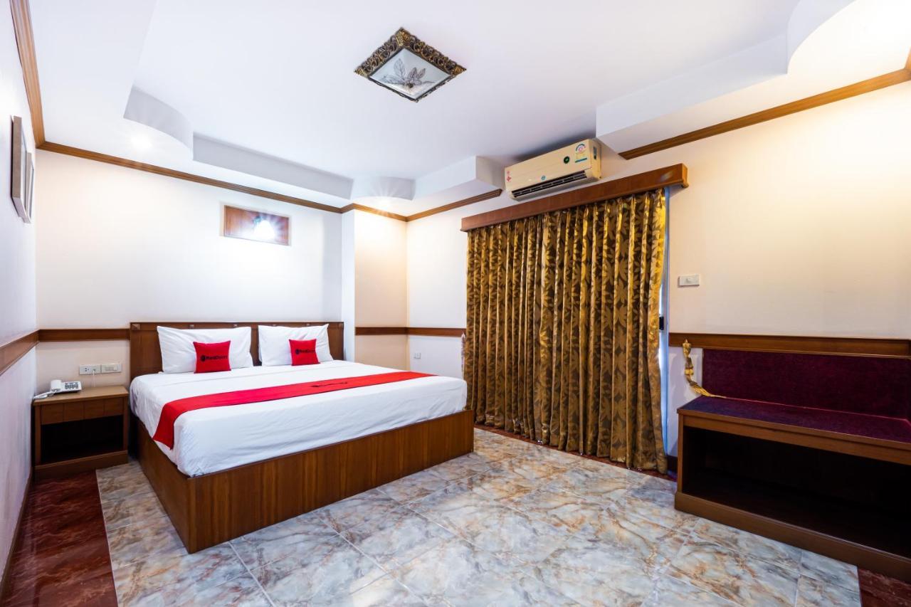 Reddoorz Navin Mansion 3 Pattaya Hotell Exteriör bild
