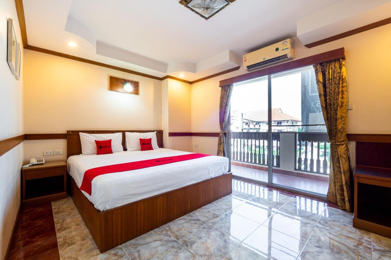 Reddoorz Navin Mansion 3 Pattaya Hotell Exteriör bild
