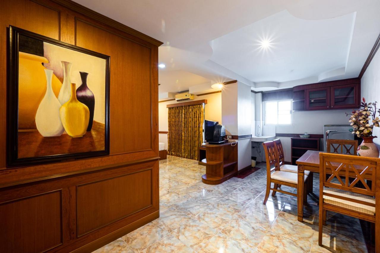 Reddoorz Navin Mansion 3 Pattaya Hotell Exteriör bild
